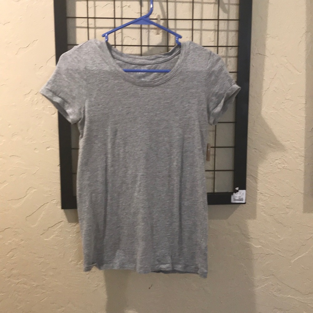 Basic gray tee